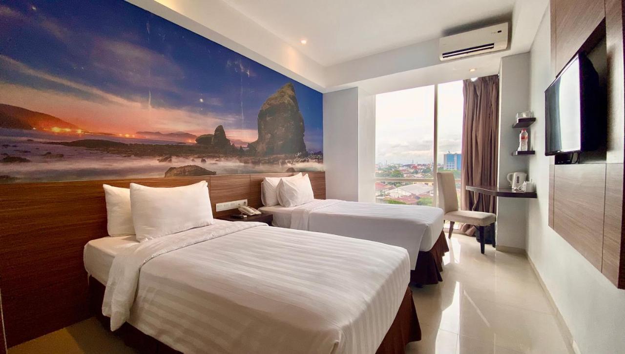 Ascent Premiere Hotel And Convention Malang Ngoại thất bức ảnh