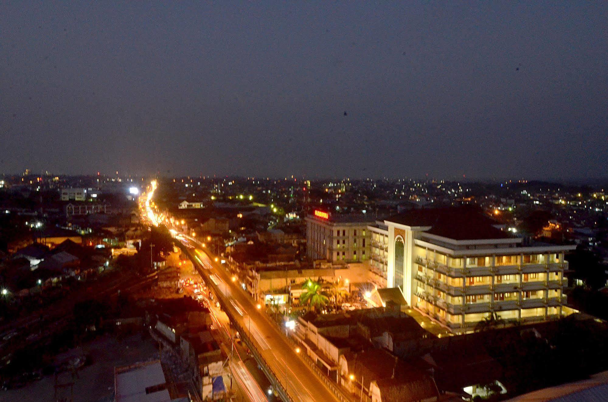 Ascent Premiere Hotel And Convention Malang Ngoại thất bức ảnh